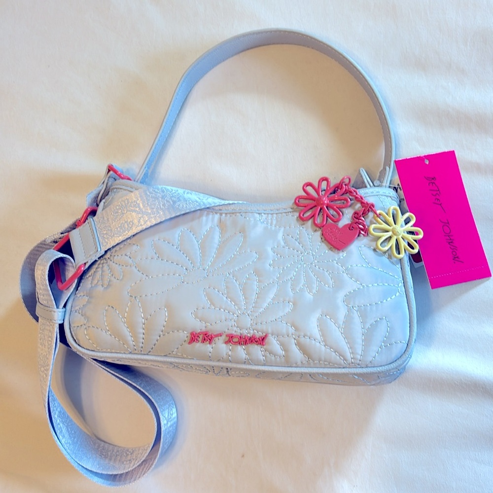 💜 NWT! Betsey Johnson Floral Bag w/Crossbody strap and charms